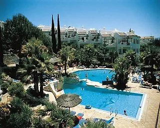 פואנגירולה Heritage Resorts At Matchroom 3*,